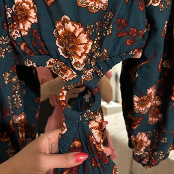 MINKPINK Emerald Floral Cutout Midi Dress Small - Puff Sleeve Boho Wedding Guest - Picture 3 of 6